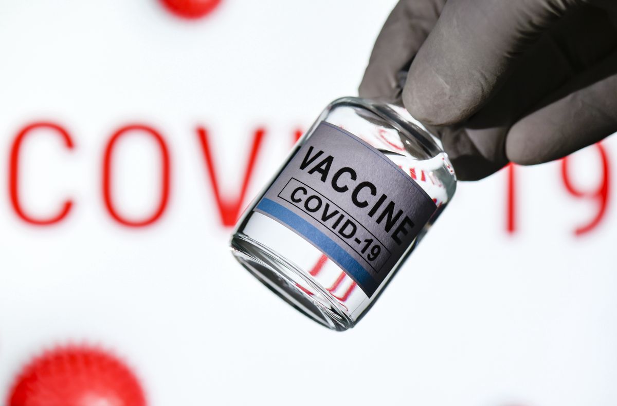 Szczepionka na COVID-19 nie zapobiega roznoszeniu koronawirusa?