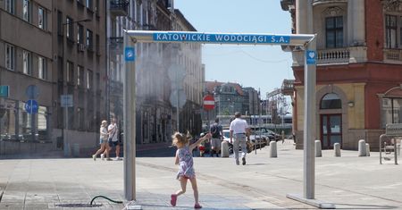 Miasto jak piekarnik. Gdzie szukać ochłody wśród betonozy? Tak chłodzą się Katowice