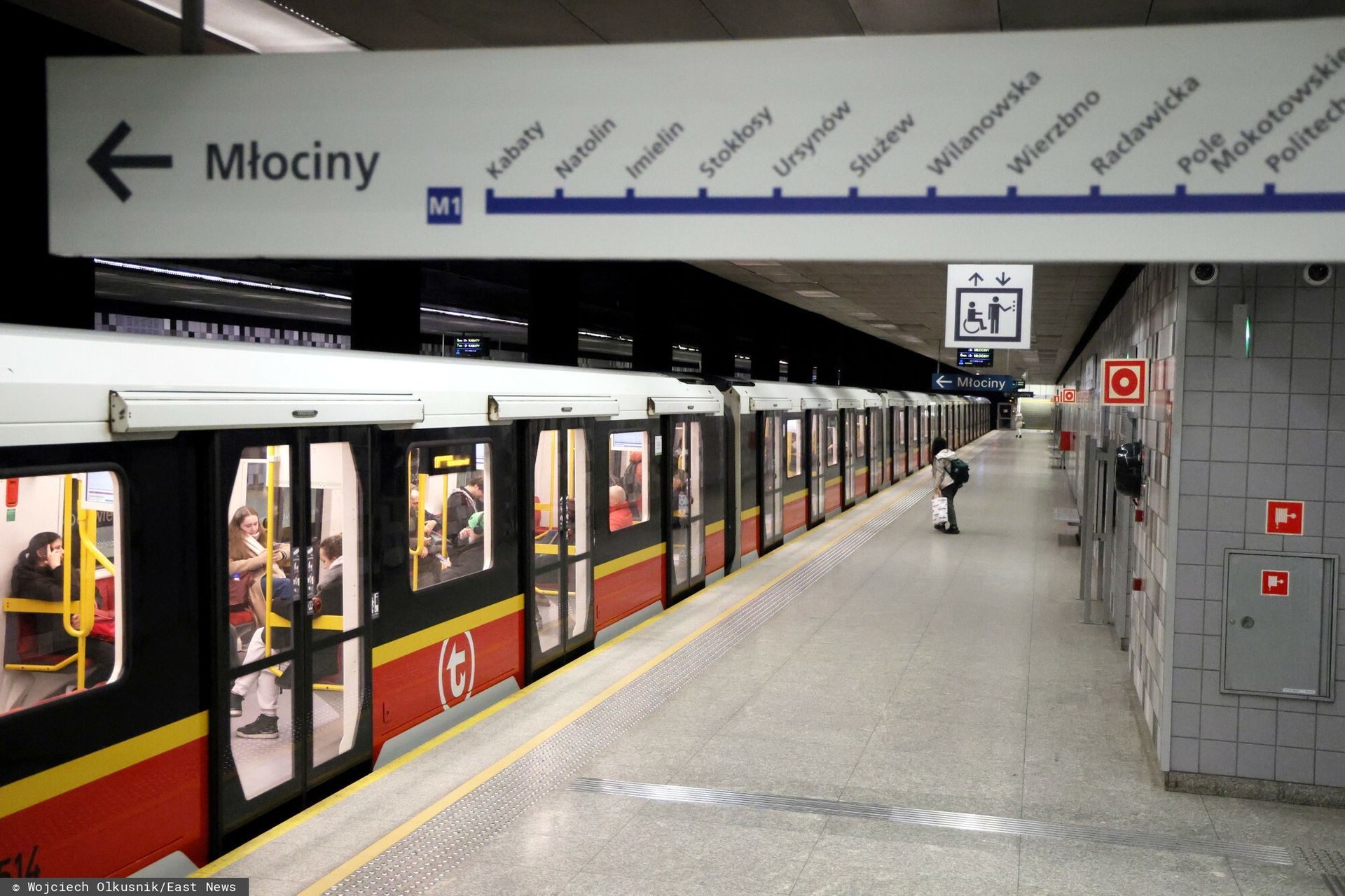 Utrudnienia w kursowaniu metra linii M1. Ktoś wszedł do tunelu