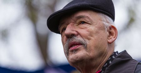 Janusz Korwin-Mikke miał wypadek samochodowy w Otwocku