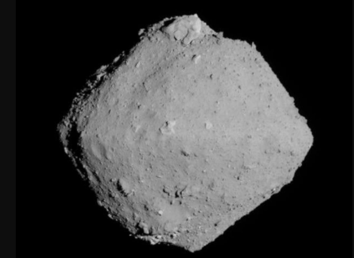 Miała mieć średnicę 30 m. Planetoida Ryugu zaskoczyła naukowców