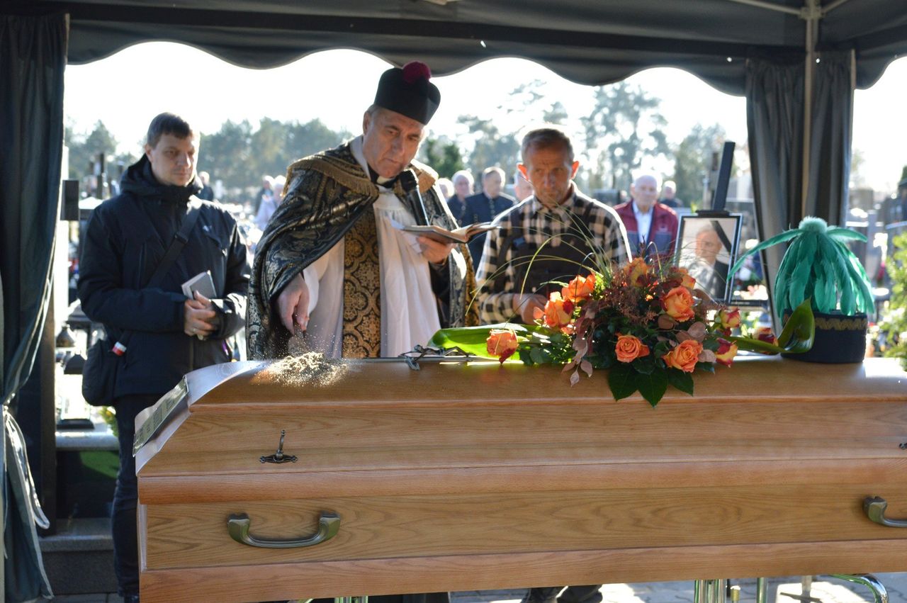 Bełchatów: Pogrzeb byłego dyrektora Kopalni Węgla Brunatnego Bełchatów