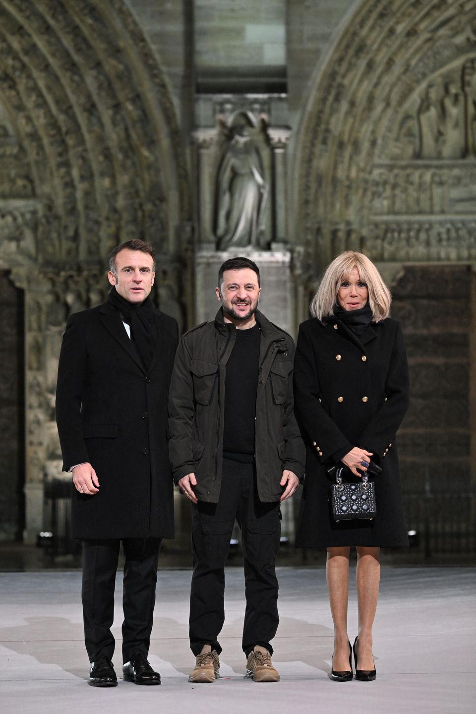 Brigitte Macron odsłania nogi na otwarciu katedry Notre Dame