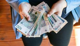 Ponad 2 mln Polaków dostanie dopłatę roczną. Przelew już w kwietniu