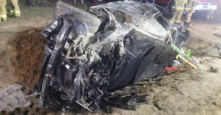 Tragiczny wypadek w Mąkolinie. Nie żyją dwie nastolatki. Są zarzuty dla kierowcy