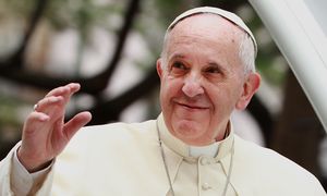 Aparat papieża Franciszka sprzedany za krocie. Rekord na aukcji w Wiedniu