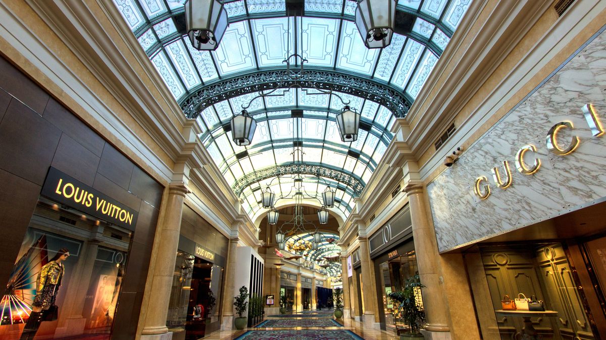 Rosja to bardzo atrakcyjny rynek dla marek luksusowych. Te najbardziej znane już podjęły decyzję o tymczasowym zamknięciu sklepów 