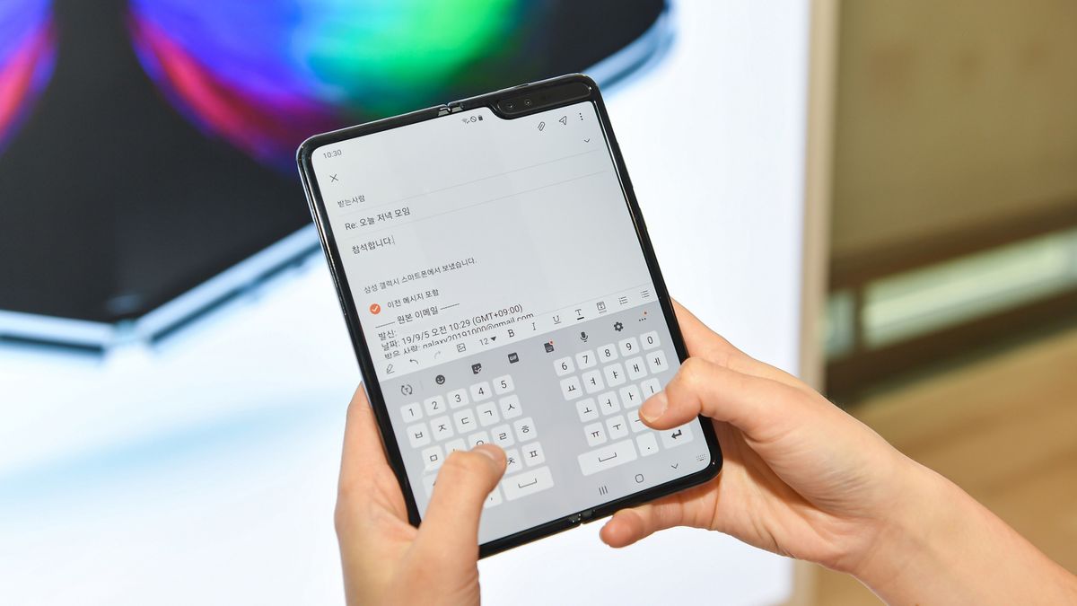 Samsung Galaxy Fold zmierza do Polski. Składany smartfon kupisz jeszcze w październiku 1