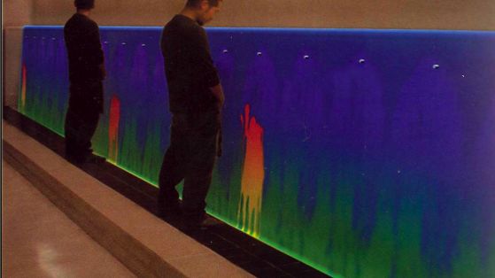 Zmiennokolorowy pisuar jak z piosenki 2 plus 1 1