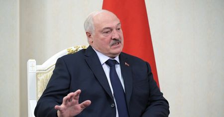 Twarde lądowanie Łukaszenki. Kontuzja podczas meczu hokeja
