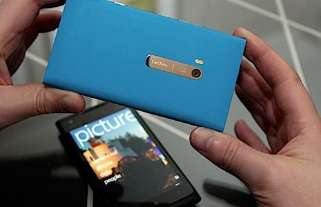 Nokia Lumia 900 oficjalnie - lepsza niż 800! Jest tylko jedno "ale" [wideo] 3