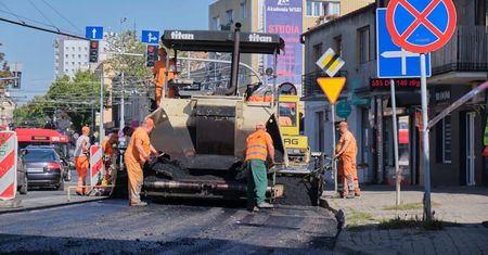 W Lublinie trwają wakacyjne remonty ulic i chodników. Gdzie spotkamy drogowców? Wytypowano blisko 40 lokalizacji [WYKAZ ULIC]
