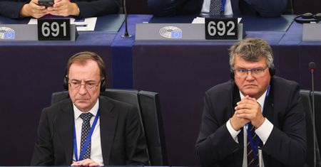 "Nie ukryją się w Brukseli". Lawina komentarzy ws. Kamińskiego i Wąsika