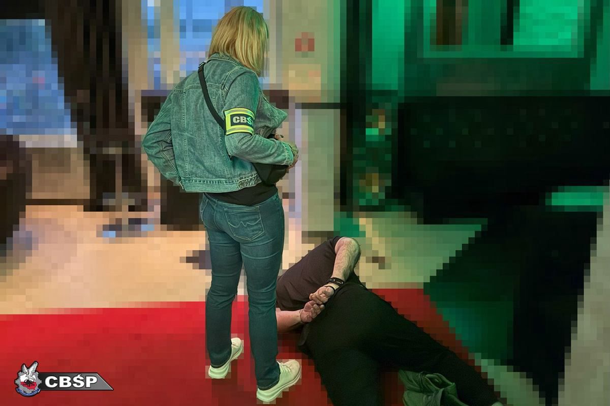 Wszyscy leżeli na ziemi. W gdyńskim klubie aresztowano 15 osób