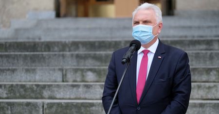 Koronawirus w Polsce. Wiceminister zdrowia Waldemar Kraska o luzowaniu obostrzeń. "To dobry moment"