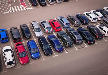 Maile o opłacie za parking. Fala fałszywych wiadomości