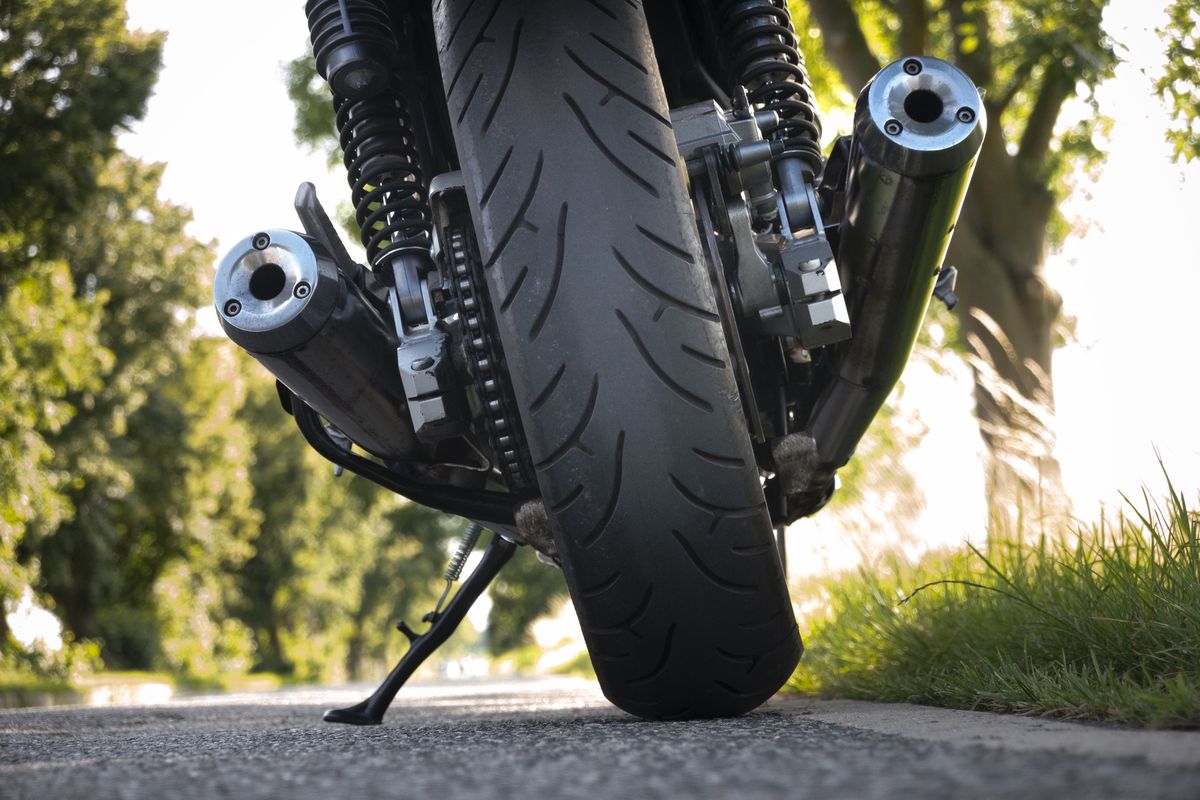 Czy głośny wydech w motocyklu poprawia bezpieczeństwo?