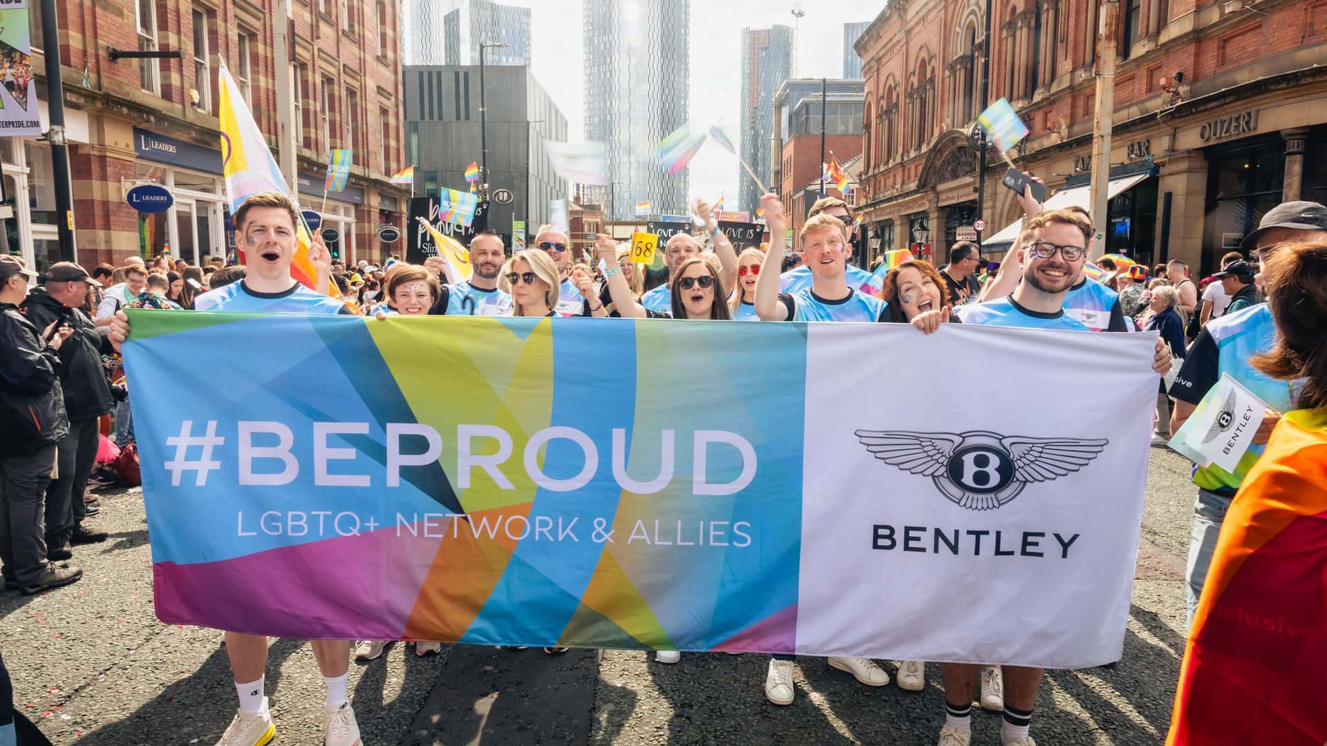 Bentley Continental GTC podczas Manchester Pride