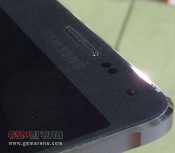 Samsung Galaxy F na kolejnym zdjęciu. Jednak aluminium? 2