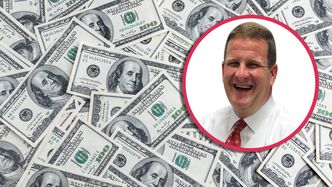 Miliarder z Bostonu rozdaje swój majątek. Milion dolarów tygodniowo