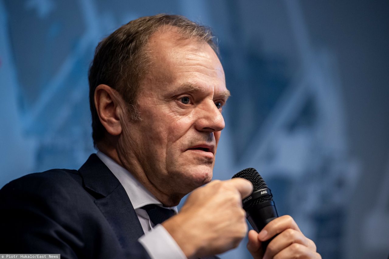 Donald Tusk stracił prawo jazdy. Matylda Damięcka podsumowała sytuację