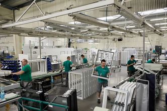 Fakro przegrywa z Veluxem. Bruksela nie dopatrzyła się nieuczciwych praktyk