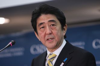 Premier Japonii rozwiązuje parlament. Giełdy...