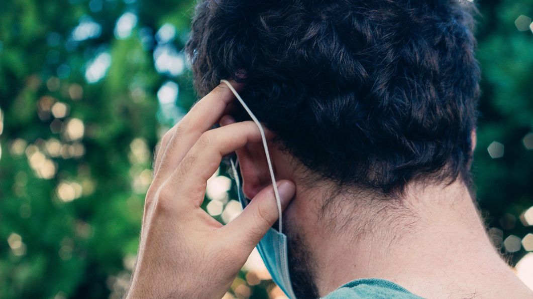 Coraz więcej pacjentów po COVID ma problemy ze słuchem lub narzeka na szumy uszne