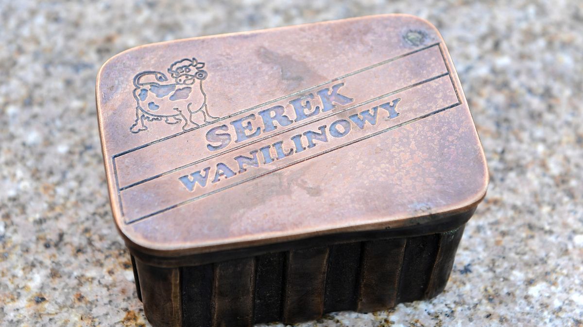 Taki oto pomnik serka Rolmlecz mozna znaleźć w Radomiu