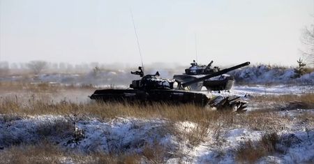 Rosyjskie ćwiczenia wojskowe. Czołgi w pobliżu Ukrainy