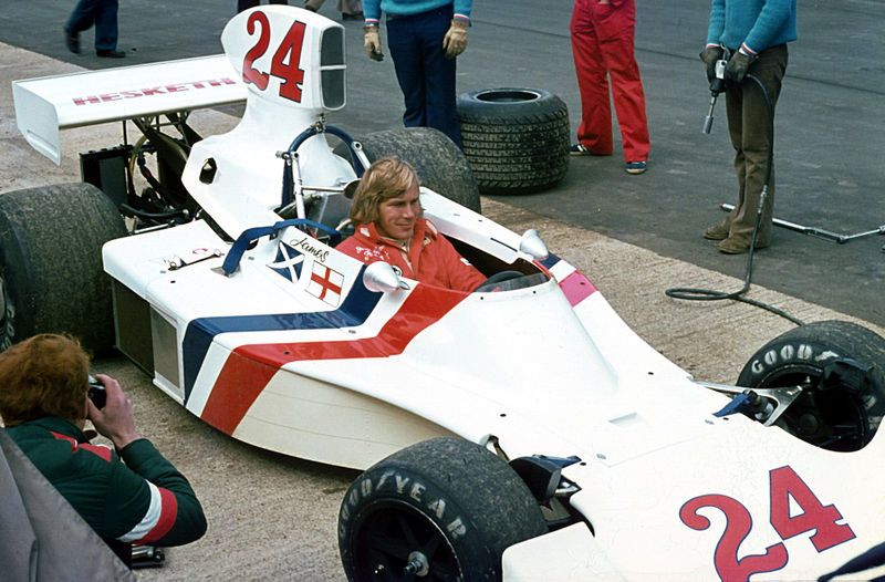 James Hunt w bolidzie Hesketh