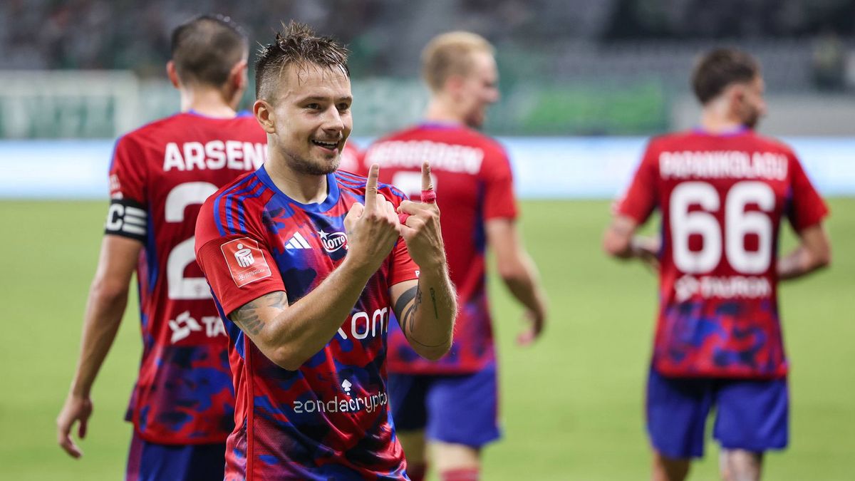 Newspix / Grzegorz Misiak / PressFocus / Fran Tudor (Raków Częstochowa) cieszy się z bramki w rewanżu z Arisem Limassol