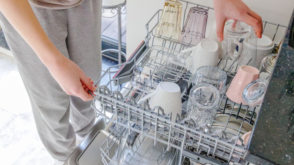 Dlaczego szklanki pomyciu w zmywarce są matowe?