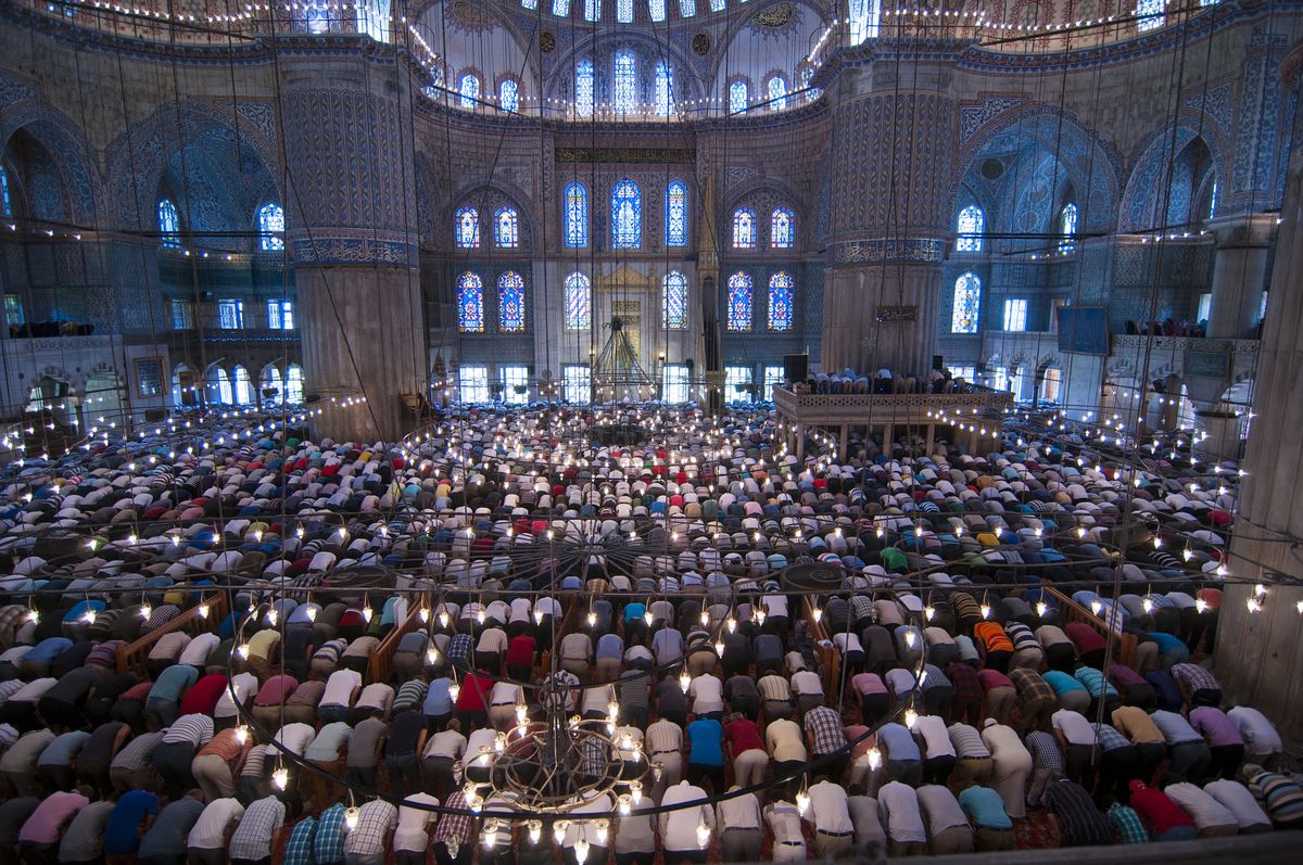 Modlitwy w Błękitnym Meczecie w Stambule
