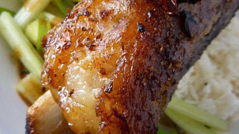 Opiekane żeberka wołowe (mięso i tłuszcz, I klasa mięsa)