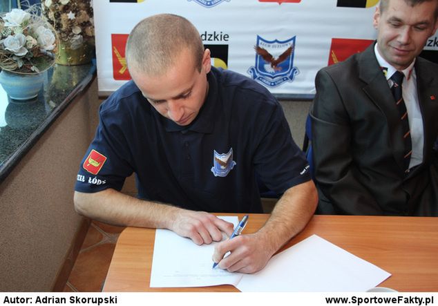 Michał Szczepaniak parafuje umowę z Orłem Łódź