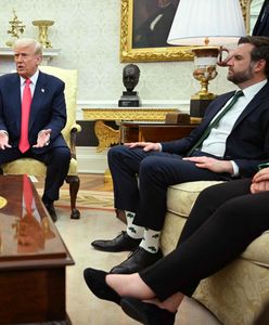 "Uwielbiam te skarpetki". Trump nagle zmienia temat