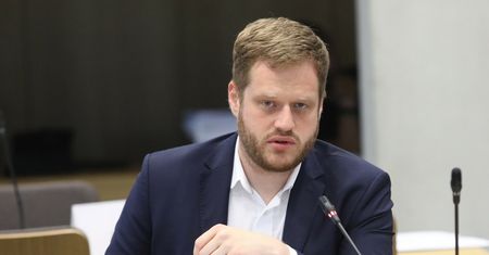 Afera mailowa. Cieszyński: sprawa cyberataków musi być omawiana w trybie niejawnym