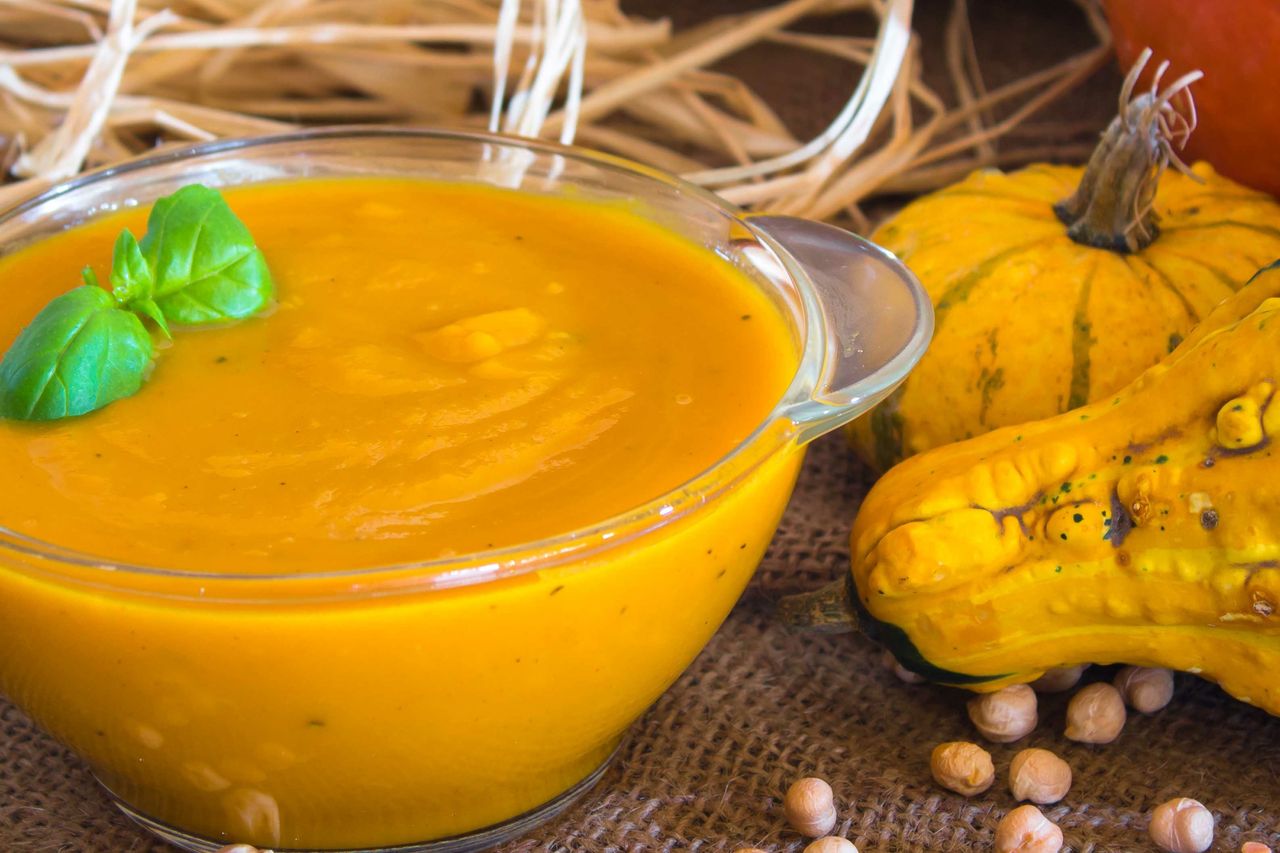 Pumpkin soup with roasted chickpeas