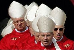 Brak porozumienia kardynałów na dzień przed konklawe