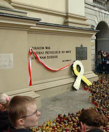 Środowisko akademickie czuwa w warszawskim kościele św. Anny