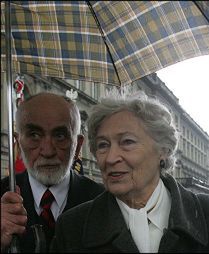 Wieńce pod pomnikiem Józefa Piłsudskiego