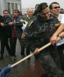 Rozpędzona demonstracja w Mińsku