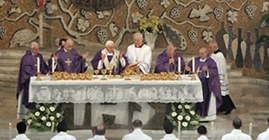 Benedykt XVI odwiedził rzymską parafię