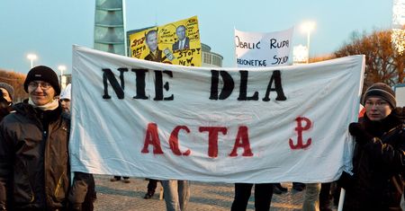 ACTA zostanie obalona? Tak uważa Siwiec