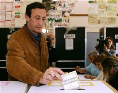 Koniec pierwszego dnia wyborów parlamentarnych we Włoszech