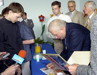 Spotkanie białoruskiej młodzieży z Lechem Wałęsą