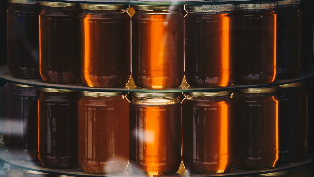 Tony miodu z zakazem wjazdu do Polski