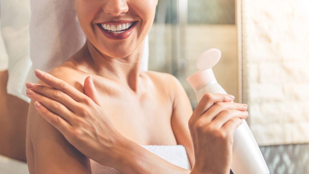 Odpowiedni zestaw kosmetyków do pielęgnacji sprawi, że nie tylko nawilżymy skórę, ale również będziemy pozytywnie nastawione