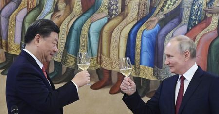 Rosja gotowa przejść na rozliczenia w juanach. "To nie kupi jej zwycięstwa"